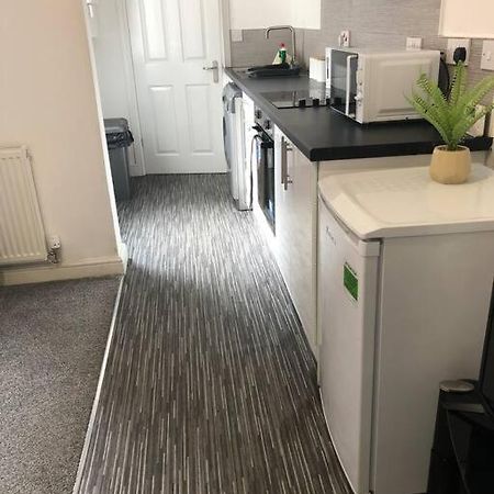 Stoke-on-TrentSimple And Sweet, Flat On Lewis Street - 1 Br公寓 外观 照片